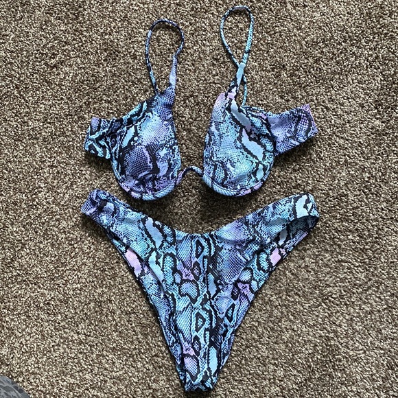 Snakeskin bikini set - Picture 1 of 1